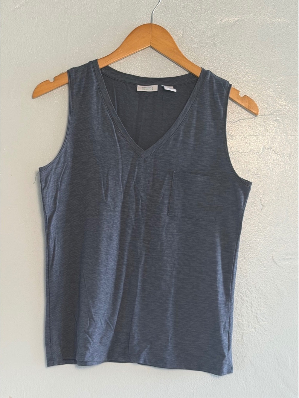 Sigrid Olsen Women's Sleeveless V-Neck Top with Chest Pocket, Blue, Size M